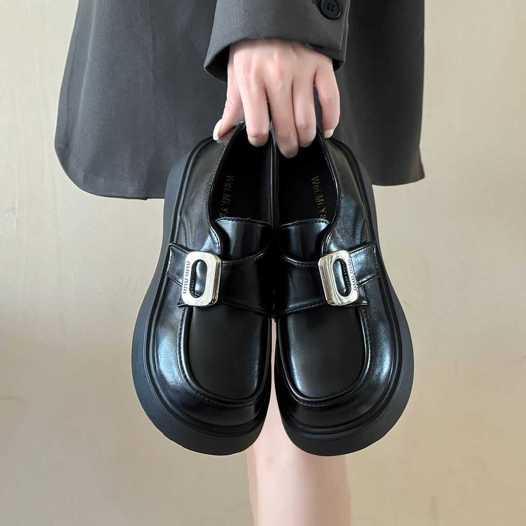 L017-Cemented shoes-size35-40 ($5-$5.5)