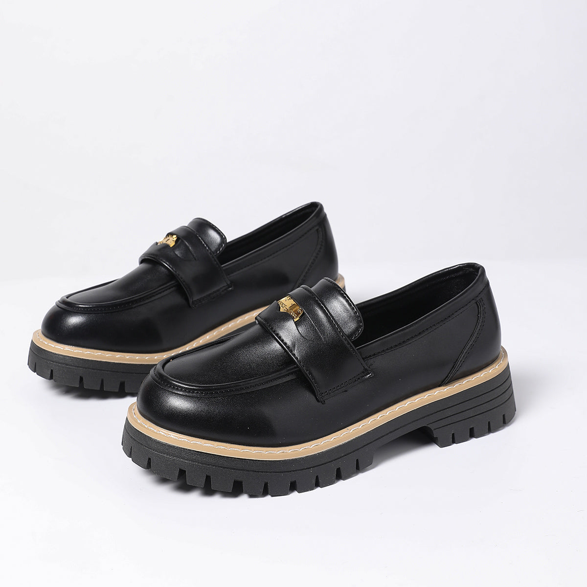 L020-Cemented shoes-size36-43 ($4.3-$4.8)