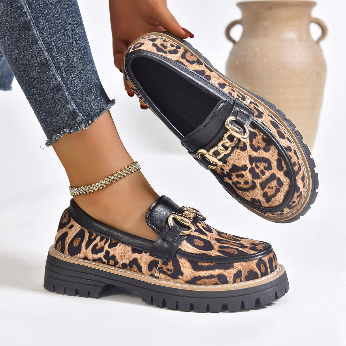 L011-Cemented shoes-size36-43 ($5.3-$5.8)