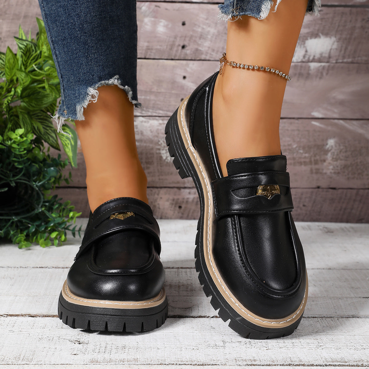 L020-Cemented shoes-size36-43 ($4.3-$4.8)