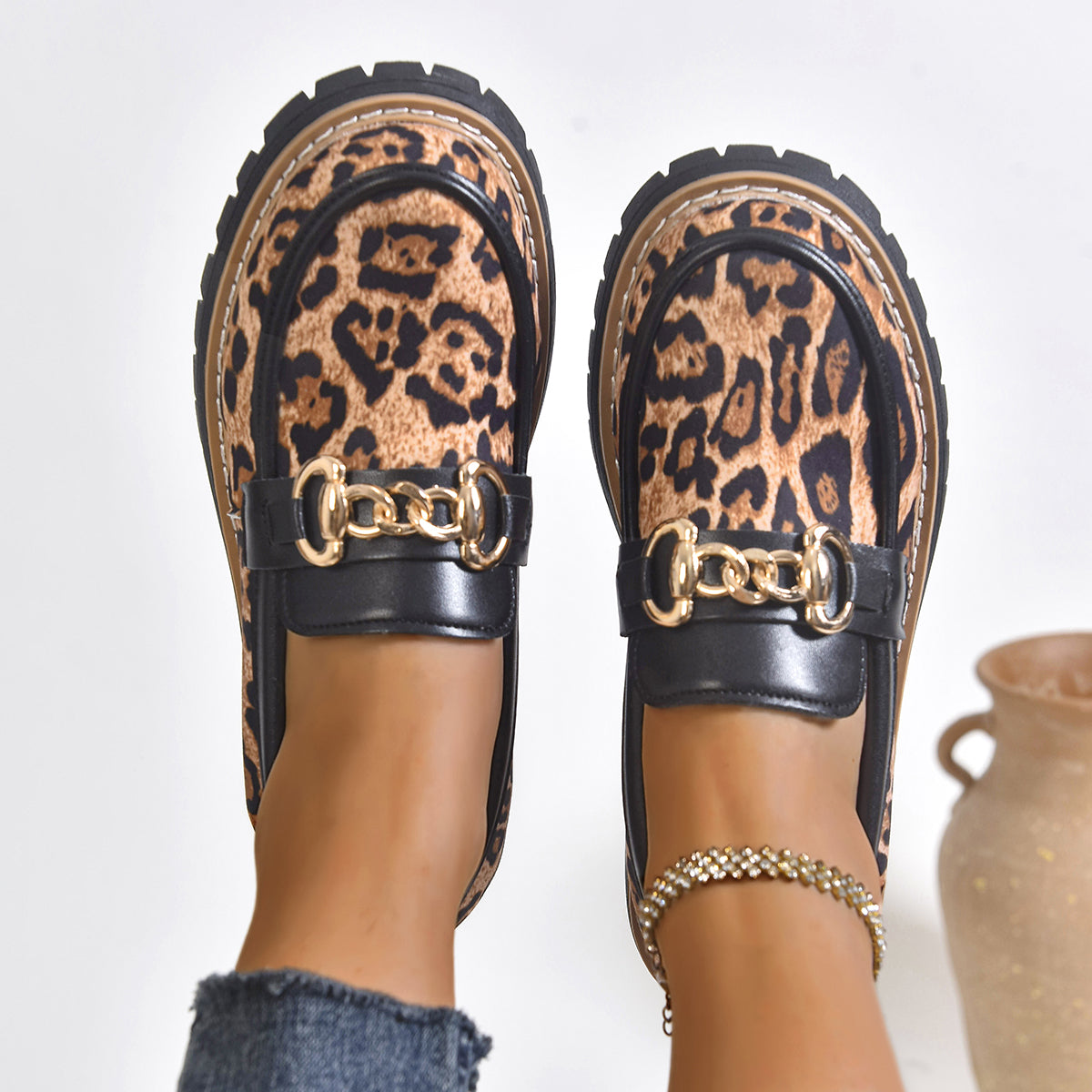 L011-Cemented shoes-size36-43 ($5.3-$5.8)