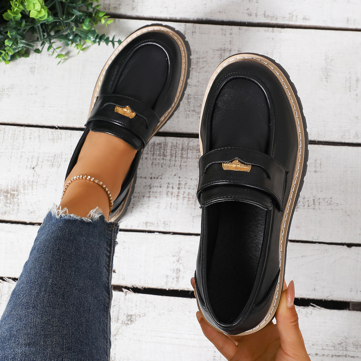 L020-Cemented shoes-size36-43 ($4.3-$4.8)