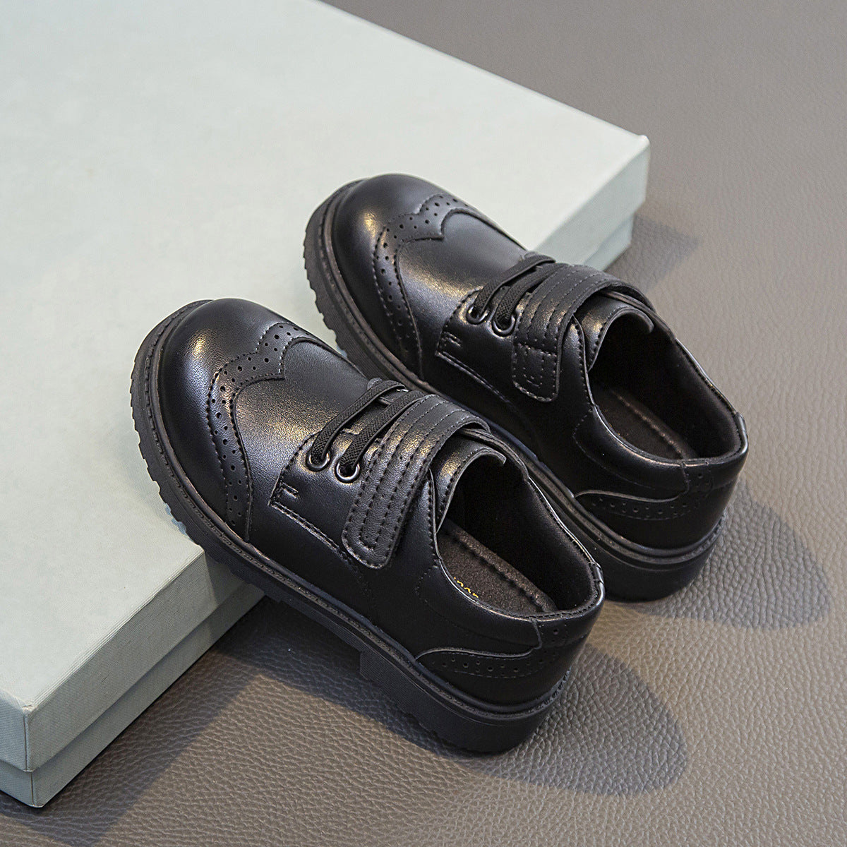 C091-Cemented shoes-size:26-36 ($5.2-$5.7)