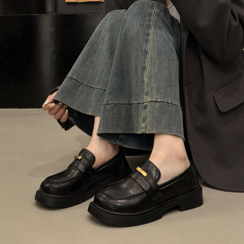 L018-Cemented shoes-size35-40 ($5.5-$6)