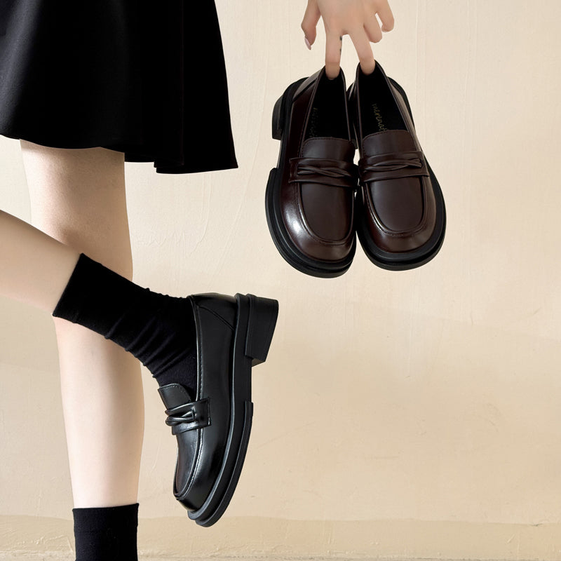 L031-Cemented shoes-size35-40 ($4.8-$5.3)